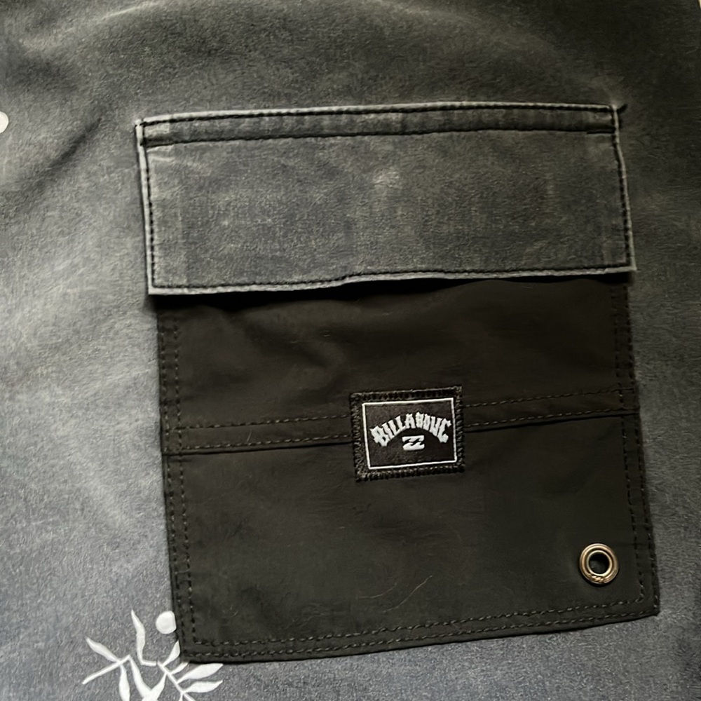 Billabong Men's Swim Shorts - Picture 6 of 10